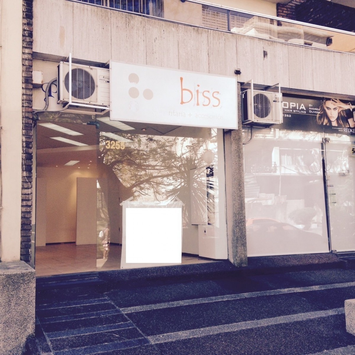 Excelente Local Comercial en Echevarríarza 3255.